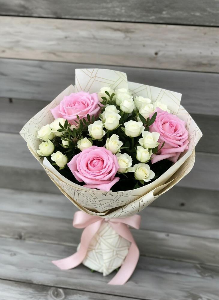 Букет цветов из: Розы в Индустрие