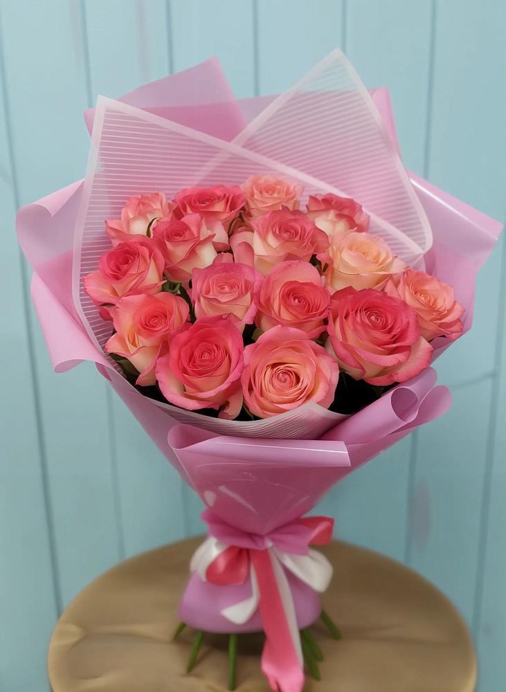Букет 15 Розовых роз Равель в Индустрие