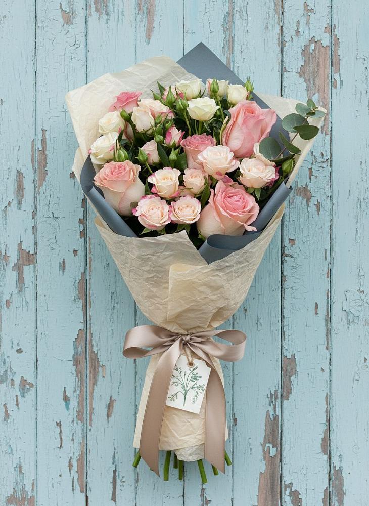 Букет цветов из: Розы в Индустрие