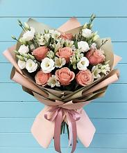 Букет цветов из:  Розы, Альстромерии и Лизиантусы в Индустрие