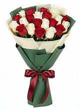 Букет Микс из красных и белых роз #REPLACE_PRED# Индустрие