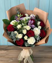 Букет цветов из:  Розы и Альстромерии в Индустрие