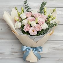 Букет цветов из:  Лизиантусы в Индустрие