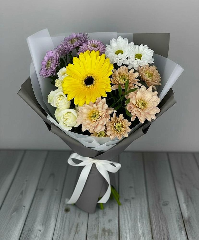 Букет цветов из: Розы, Герберы и Хризантемы в Индустрие