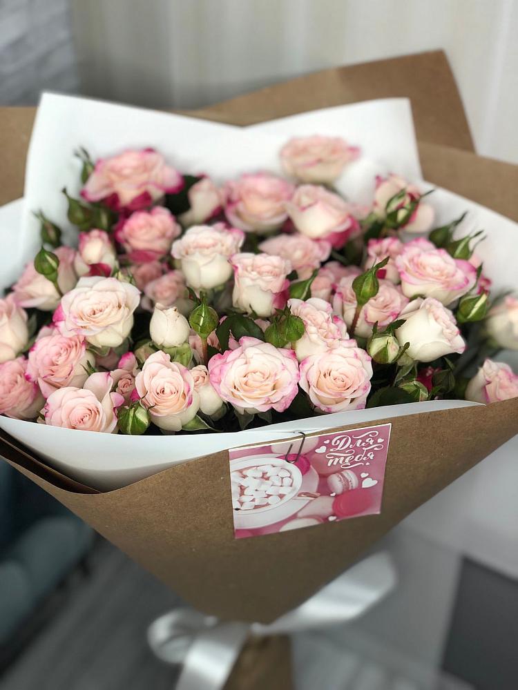 Букет цветов из: Розы в Индустрие