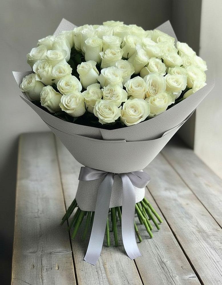 Букет 35 Белых роз в Индустрие