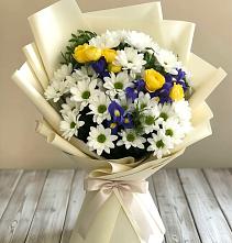 Букет цветов из:  Ирисы, Хризантемы и Розы #REPLACE_PRED# Индустрие