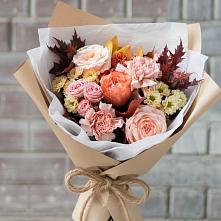 Букет цветов из:  Гвоздики, Хризантемы и Розы в Индустрие