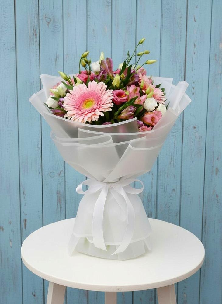 Букет цветов из: Герберы, Альстромерии и Лизиантусы в Индустрие