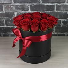 Цветочная композиция из Розы в шляпной коробке в Индустрие