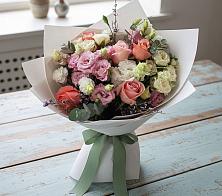 Букет цветов из:  Розы, Лизиантусы и Гвоздики в Индустрие