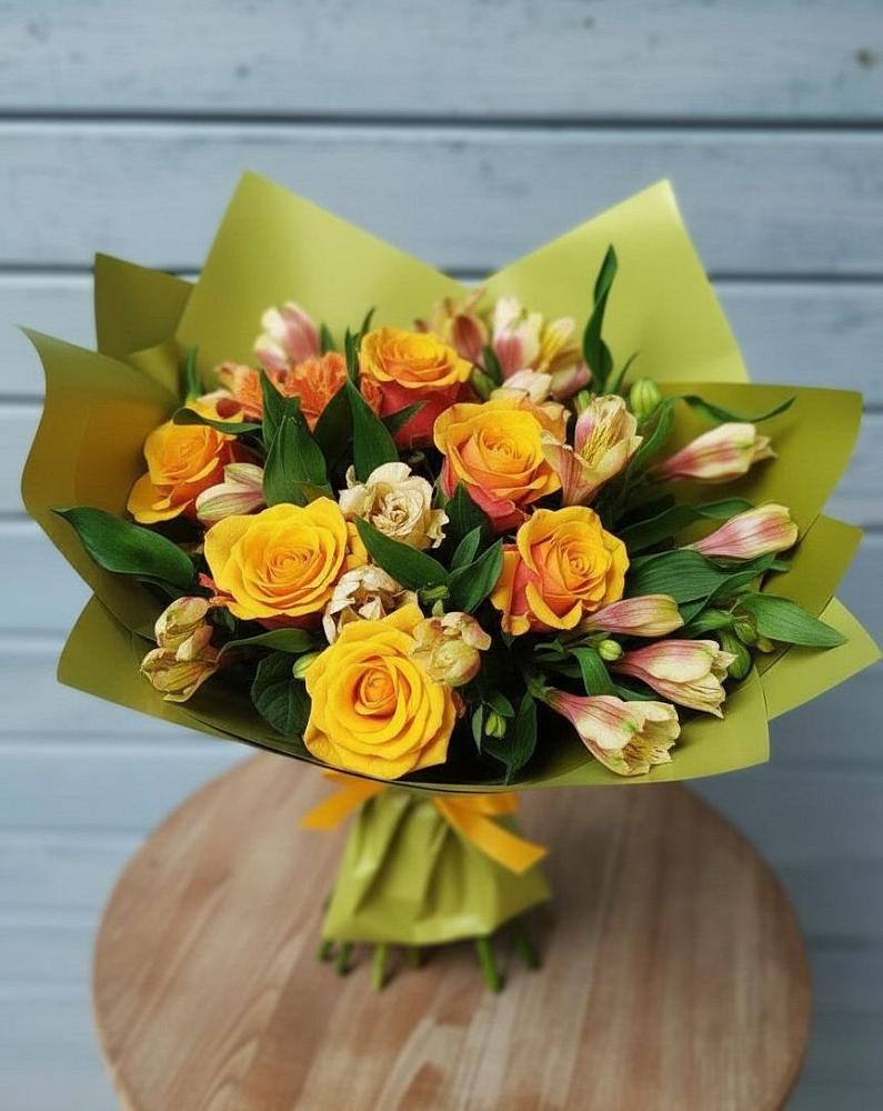 Букет цветов из: Альстромерии и Розы в Индустрие