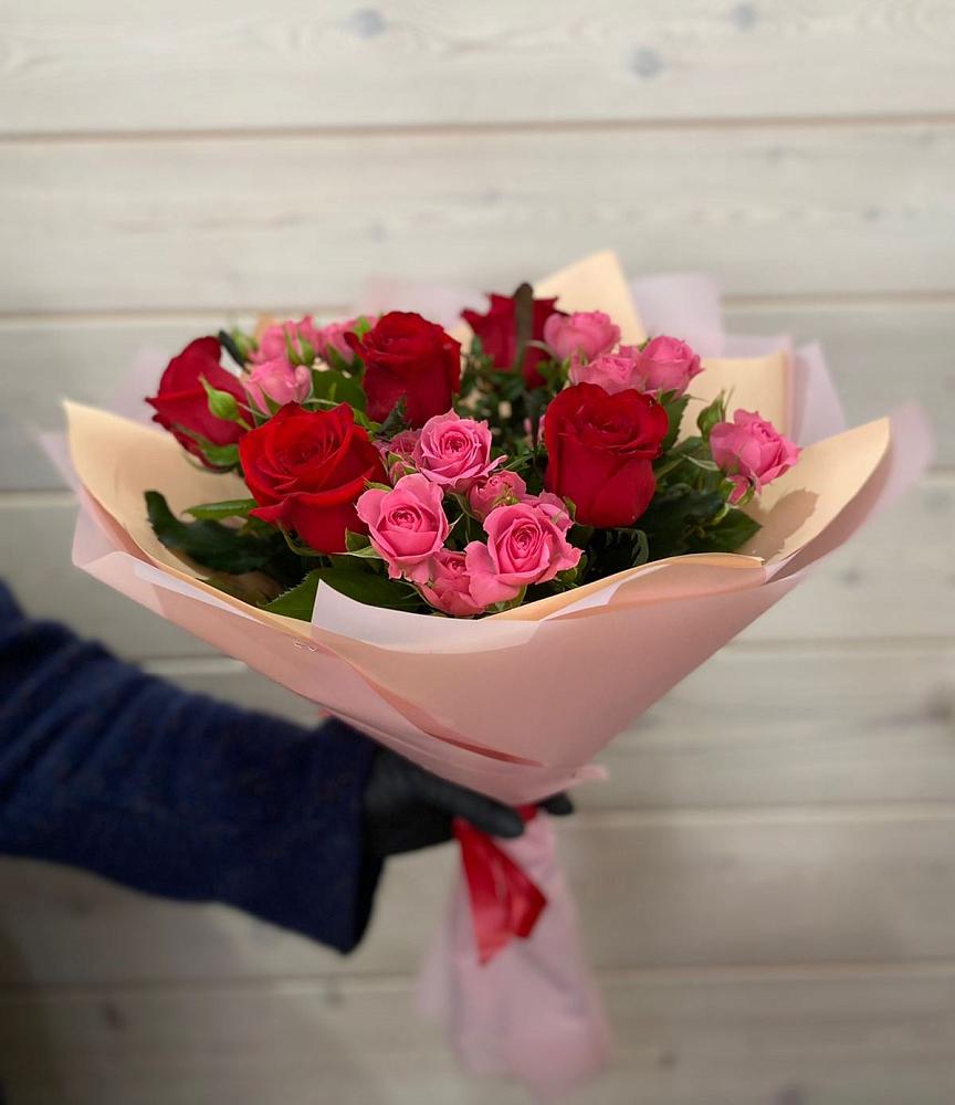 Букет цветов из: Розы в Индустрие