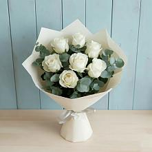 Букет Белые розы в Эвкалипте в Индустрие