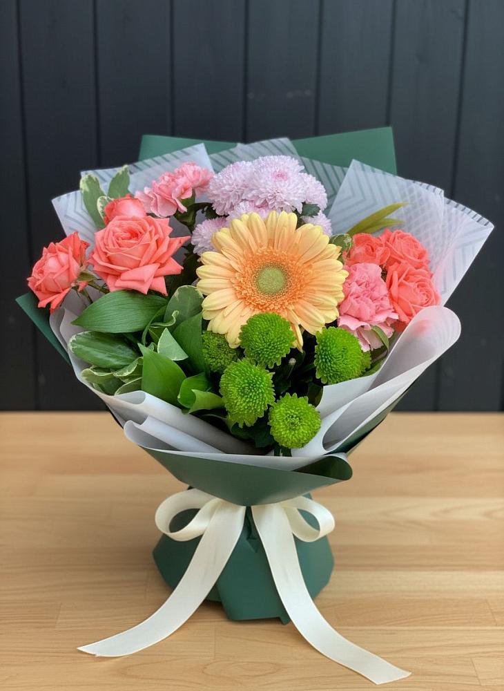 Букет цветов из: Гвоздики, Розы, Герберы и Хризантемы в Индустрие