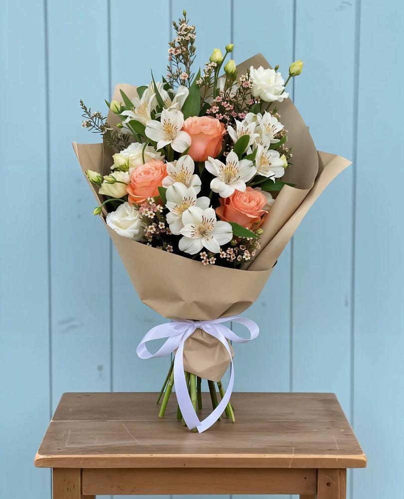 Букет цветов из: Альстромерии, Лизиантусы, Розы и Хризантемы в Индустрие