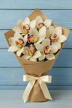 Букет цветов из:  Орхидеи и Розы в Индустрие